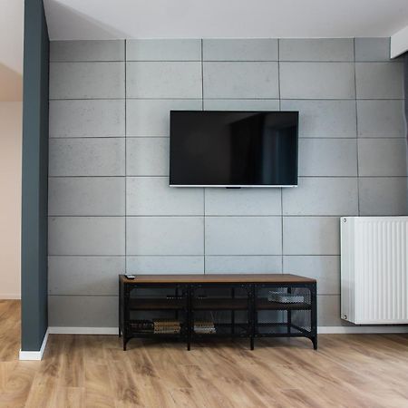 Longinus Apartament ブンツラウ エクステリア 写真
