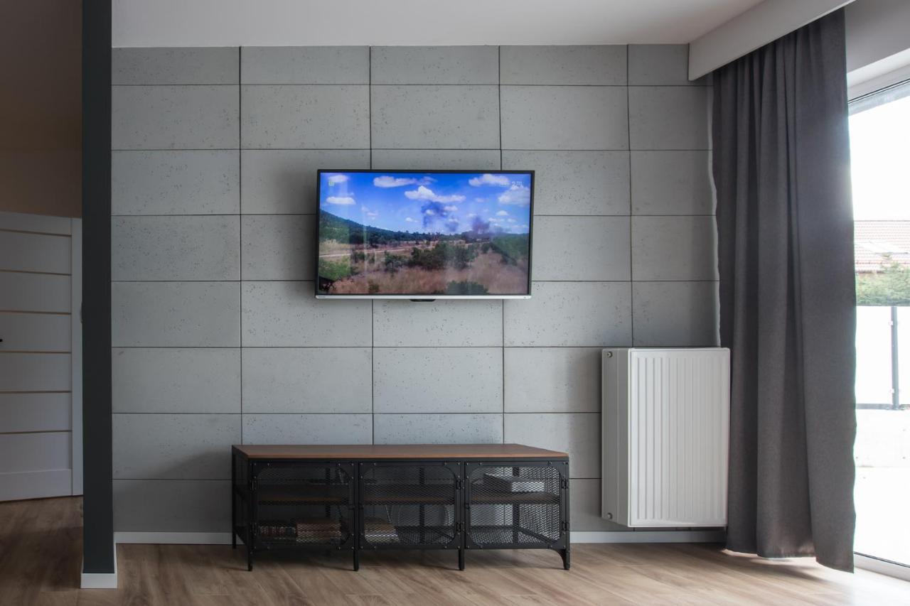 Longinus Apartament ブンツラウ エクステリア 写真